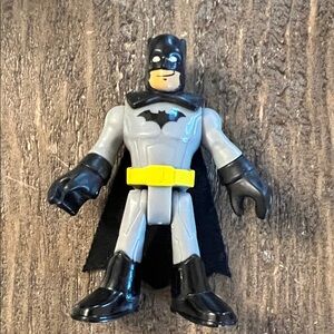 Imaginext DC Super Friends Batman Gray With Black Fabric Cape Figure